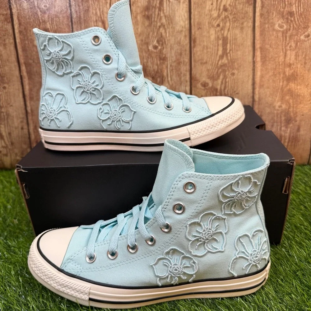 Converse Chuck Taylor All Star Womens Size 7 Blue Floral Embroidered High Top
